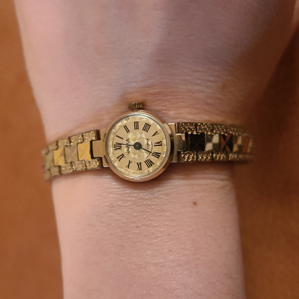 Vintage gold plated Russian wrist watch - Picture 3 of 16